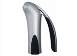 Orka Express Corkscrew Set opens wine bottles with ease